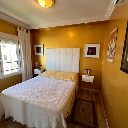 62 M2 Piso Cerca De Yumbo شقة *